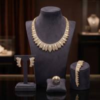 Ensemble de bijoux de luxe à la mode en laiton plaqué or avec zircon, collier, bracelet, boucles d'oreilles, bague, cadeau de mariage pour femme, exquis