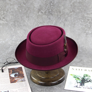 Chapeau Pork Pie LiHua Nouvelle Collection 100% Laine avec Bord Cranté à Plumes, Large et Ouvert, Idéal pour un Style Festif - Product Image 2