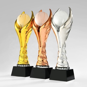 थोक क्रिस्टल शिल्प धातु पदक खेल पुरस्कार और ट्रॉफी कस्टम फुटबॉल बास्केटबॉल स्वर्ण रजत कॉपर पुरस्कार रेसिन ट्रॉफी - Product Image 1