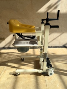 Chaise de transfert de patient durable avec système de réglage manuel pour l'<span class=keywords><strong>assistance</strong></span> à la réadaptation des <span class=keywords><strong>personnes</strong></span> âgées et handicapées - Product Image 2