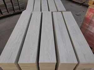 Revêtement <span class=keywords><strong>de</strong></span> <span class=keywords><strong>sol</strong></span> SPC à clipser pour usage domestique, commercial, garage, salle <span class=keywords><strong>de</strong></span> sport, chambre à coucher, surface <span class=keywords><strong>de</strong></span> couleur simple - Product Image 4