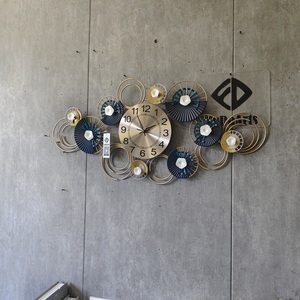 Décoration Murale Métallique Silencieuse 88x45 cm, Design Floral Noir, Prix Usine, Idéale pour Salon et Bureau - Product Image 2