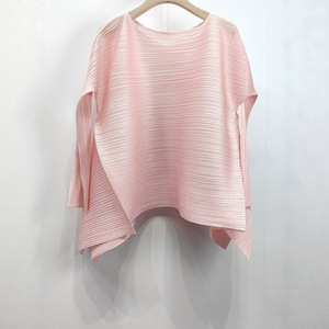 Camiseta Plisada Miyake Ligera y Transpirable PY 2026 con Dobladillo Irregular, Ropa Occidental para Mujer, Venta al Por Mayor en Línea - Product Image 6