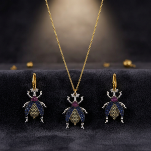 Collier personnalisé plaqué rhodium avec pendentif scarabée pavé, chaîne de perles, talisman amulette de luxe pour femme, couronne tendance de mariée - Product Image 6