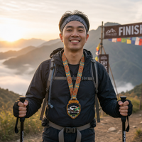 Medaglia Personalizzata per Escursionismo, Trekking in Montagna, in Lega di Zinco Smaltata Morbida, per Sport all'Aperto, con Nastro Stampato con Paesaggio Etnico