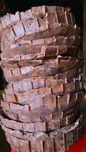 กากน้ำมันถั่วลิสงสำหรับอาหารสัตว์-ม้า วัว หมู สุนัข และปลา บรรจุ 25 กก./ถุง GIA NGUYEN ANIMAL FEED ความชื้นสูงสุด 12% - Product Image 6