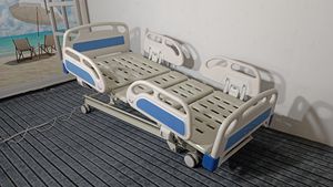<span class=keywords><strong>Lit</strong></span> d'hôpital <span class=keywords><strong>électrique</strong></span> Rayman de haute qualité, 3 fonctions, avec matelas et poteau pour perfusion, pour hôpital et clinique - Product Image 2