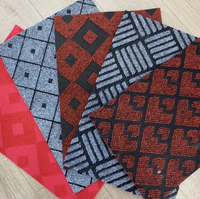 Tapis jacquard haut de gamme antidérapant et imperméable Polyester velours au toucher à tissage dense pour présentoirs de boutique, sols de vente au détail de mode