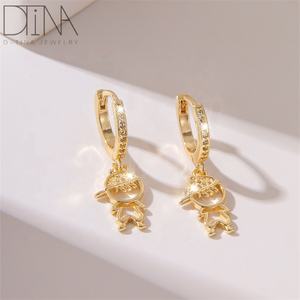 Luxus Glitter 14 Karat Gold Glitter Party Mini-Pflaster Mode Junge Melodie lange Ohrringe Farbe-invarianten wasserdichten Schmuck. - Product Image 5