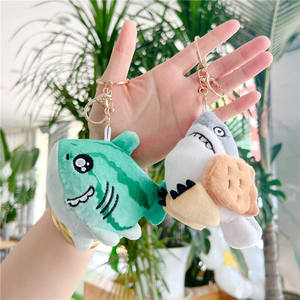 Peluche requin sculptée dans le sable avec fourchette, pendentif petit requin, jouet en peluche en gros, tendance sur <span class=keywords><strong>les</strong></span> réseaux sociaux - Product Image 3