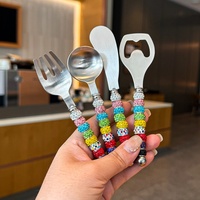 Ensemble de couverts créatifs en acier inoxydable poli avec perles acryliques scintillantes et finition polie à la main, comprenant cuillère, fourchette et couteau à beurre, pour la maison