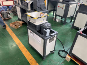 מגרסת פלדה תעשייתית קטנה/מכונת גריסה מיני לפלסטיק, טקסטיל ומתכת, מטחנת פסולת - Product Image 4