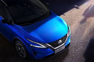 Nissan <span class=keywords><strong>Qashqai</strong></span> Honor XV+ Édition de pointe 2025 <span class=keywords><strong>2</strong></span>.0L CVT <span class=keywords><strong>Blanc</strong></span> Perle Bleu Glace Volant à Gauche Pneus R18 Traction Avant 0km État Neuf - Product Image 5