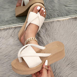 Chaussons pour femmes, talon compensé, pompon, semelle épaisse, une seule sangle, semelle en chanvre, <span class=keywords><strong>corde</strong></span> de chanvre, style ethnique - Product Image 1