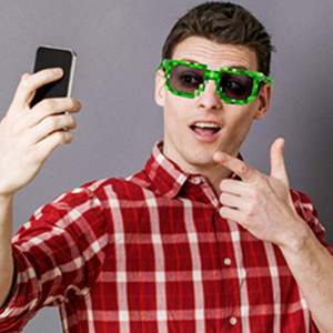 Gafas de Sol Divertidas Personalizadas al por Mayor, Gafas de Sol Cuadradas Coloridas con Mosaico para Hombres y Mujeres - Product Image 2