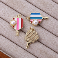 Breloques sportives mignonnes plaquées or, émail blanc, raquette de badminton et volant de badminton, pour la fabrication de bijoux
