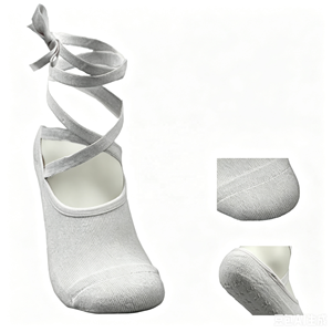 Chaussettes de danse et de Pilates pour femmes avec attaches, antidérapantes, en silicone, tricotées, élastiques, pour ballet, yoga, fitness, avec logo personnalisé - Product Image 3