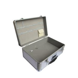 Maleta <span class=keywords><strong>de</strong></span> aluminio <span class=keywords><strong>de</strong></span> peluquero <span class=keywords><strong>de</strong></span> oficina y viaje OEM con estuche <span class=keywords><strong>de</strong></span> mano con carrito - Product Image 4