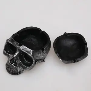 Factory Wholesale Dark Style Halloween Trick Ashtray High Temperature Resistant Easy To Clean Open Forehead Skull Resin Ashtray