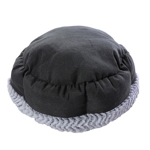 Cama redonda a rayas para perros, de tela suave, tipo sofá, lavable a mano. - Product Image 3