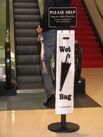 Sacs à parapluies usagés en plastique HDPE recyclé, personnalisés en usine, avec poignée longue à valve, pour supermarchés et chaînes de magasins - Jetables