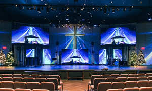 Draagbare P3.91 LED kerkpodium achtergrond buiten- en binnen video-wand scherm voor gebruik in winkelcentra - Product Image 2