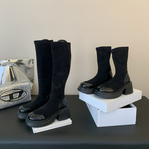 Bottes noires pour femmes, vente chaude en hiver 2024, nouvelles bottes longues, bottes à fourrure, en stock, tailles 35-39 - Product Image 1