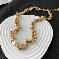 Perhiasan Berlapis Emas Asli Kalung Geometris Fashion Kalung Mutiara Tebal Hadiah Ulang Tahun Wanita