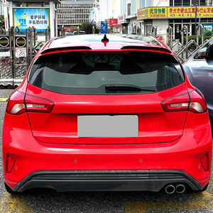 สปอยเลอร์หลังรถยนต์ฟอร์ด โฟกัส เอสที ไลน์ แฮทช์แบค ปี 2019+ สีดำพ่นเงา ลายคาร์บอนไฟเบอร์ วัสดุ ABS ทรงดั๊กเทล สำหรับตกแต่งภายนอก - Product Image 2