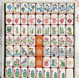 Ensemble de mahjong américain gravé en acrylique à 4 couches de 160 pièces aux États-Unis. Idéal <span class=keywords><strong>pour</strong></span> les jeux de famille et un excellent cadeau de vacances. - Product Image 3