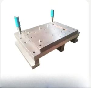 用于不锈钢钻孔的高精度定制金属板渐进冲压模具模具快速成型解决方案 - Product Image 2