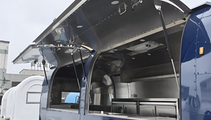 Veicolo Hub Autonomo per Consegna Cibo e Pacchi, Funzionante come Centro di Gestione Mobile per la Logistica dell'Ultimo Miglio nelle Aree Residenziali - Product Image 2