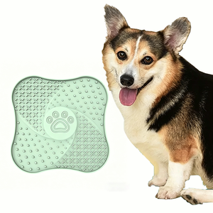 Alfombrilla de Silicona Antideslizante para Perros, Diseño Moderno, a Prueba de Fugas, para Comer Lentamente, Fácil de Limpiar, Reutilizable - Product Image 1