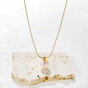 Collar de Perlas Elegante con Colgante de Acero Inoxidable Chapado en Oro PVD de 18K para Mujer, Joyería de Moda, Ideal para Regalo - Product Image 3