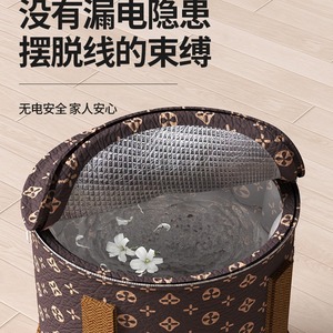 Bañera Portátil Redonda para Pies con Tapa Plegable para Uso en Casa y Viajes - Product Image 4