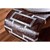 Table basse Nidea en forme de montre, style industriel, en aluminium riveté, durable, fabriquée à la main, pour bar à cigares et café