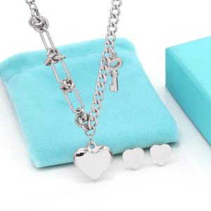 طقم مجوهرات نسائي فاخر من الذهب عيار 18 قيراط، سوار وقلادة من الفولاذ المقاوم للصدأ - Product Image 2