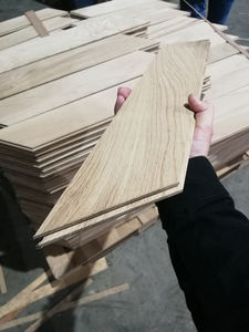 Parquet Chevron en Chêne Français Massif Brut et Fini, Angle 45 Degrés, Point de Hongrie - Product Image 2