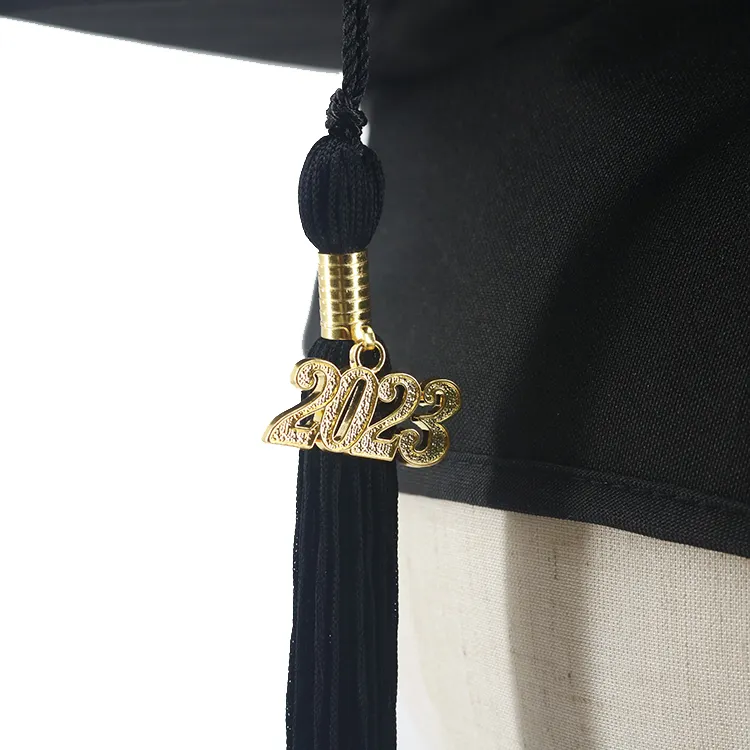 Yıl çekicilik ile tek renk döngü saçak siyah 2023 mezuniyet püsküller