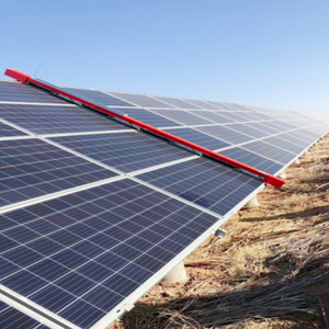 Machine de nettoyage de panneaux solaires avec perche télescopique pour les systèmes photovoltaïques à grande échelle - Product Image 2