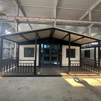 Casa Contenedor Moderna Expandible de Acero con Paneles Sándwich Rectangulares, para Uso en Exteriores como Villa