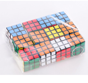 Mini <span class=keywords><strong>Cubo</strong></span> <span class=keywords><strong>de</strong></span> <span class=keywords><strong>Rubik</strong></span> <span class=keywords><strong>3x3</strong></span> <span class=keywords><strong>de</strong></span> Plástico para Llavero - Juguete Educativo Colorido para Niños y Adultos al por Mayor - Product Image 5