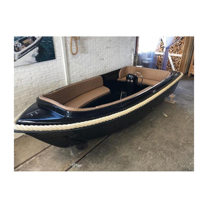 Bote utilitario de fondo plano de segunda mano, ideal para pesca en aguas poco profundas, transporte o apoyo agrícola en regiones rurales. - Product Image 1