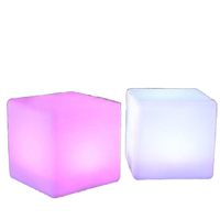Bateau empilable lumineux en plastique rotomoulé moderne pour enfants, avec batterie rechargeable, idéal pour les aires de jeux intérieures et les parcs aquatiques