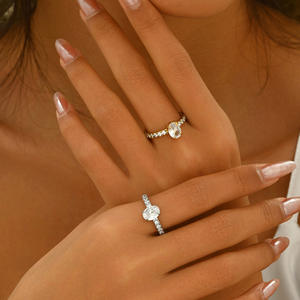 Bague en alliage de métal précieux sertie de diamants de laboratoire ovales de forme œuf de pigeon luxueux, mariages français, fêtes de fiançailles, exquise - Product Image 4