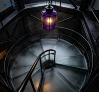 Escalier en colimaçon en acier sur mesure avec garde-corps en verre, moderne, écologique et sûr, pour intérieur/extérieur, idéal pour appartements