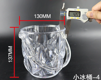 Seau à glace portable en acrylique transparent Queenwins de 1,25 Qt, fabriqué en Chine, idéal pour refroidir la bière, le champagne et le vin à la maison ou au bar.