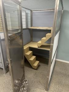 أقفاص كلاب فاخرة من الفولاذ المقاوم للصدأ / HDPE مع باب زجاجي، وحدات معيشة للحيوانات الأليفة، بيوت للكلاب - Product Image 6