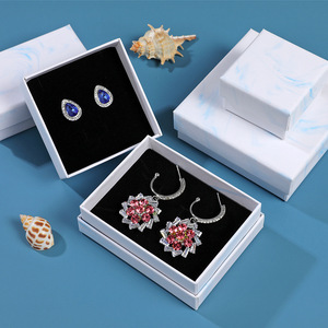 Boîte d'emballage de bijoux de base et de couvercle rectangle moderne en papier vente en gros - Product Image 2