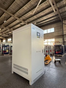 Régulateur <span class=keywords><strong>de</strong></span> <span class=keywords><strong>tension</strong></span> automatique durable Servo 250 kVA, stabilisateur 250 kVA 415 V/440 V/460 V/V 480 V pour le secteur médical et l'énergie photovoltaïque - Product Image 4